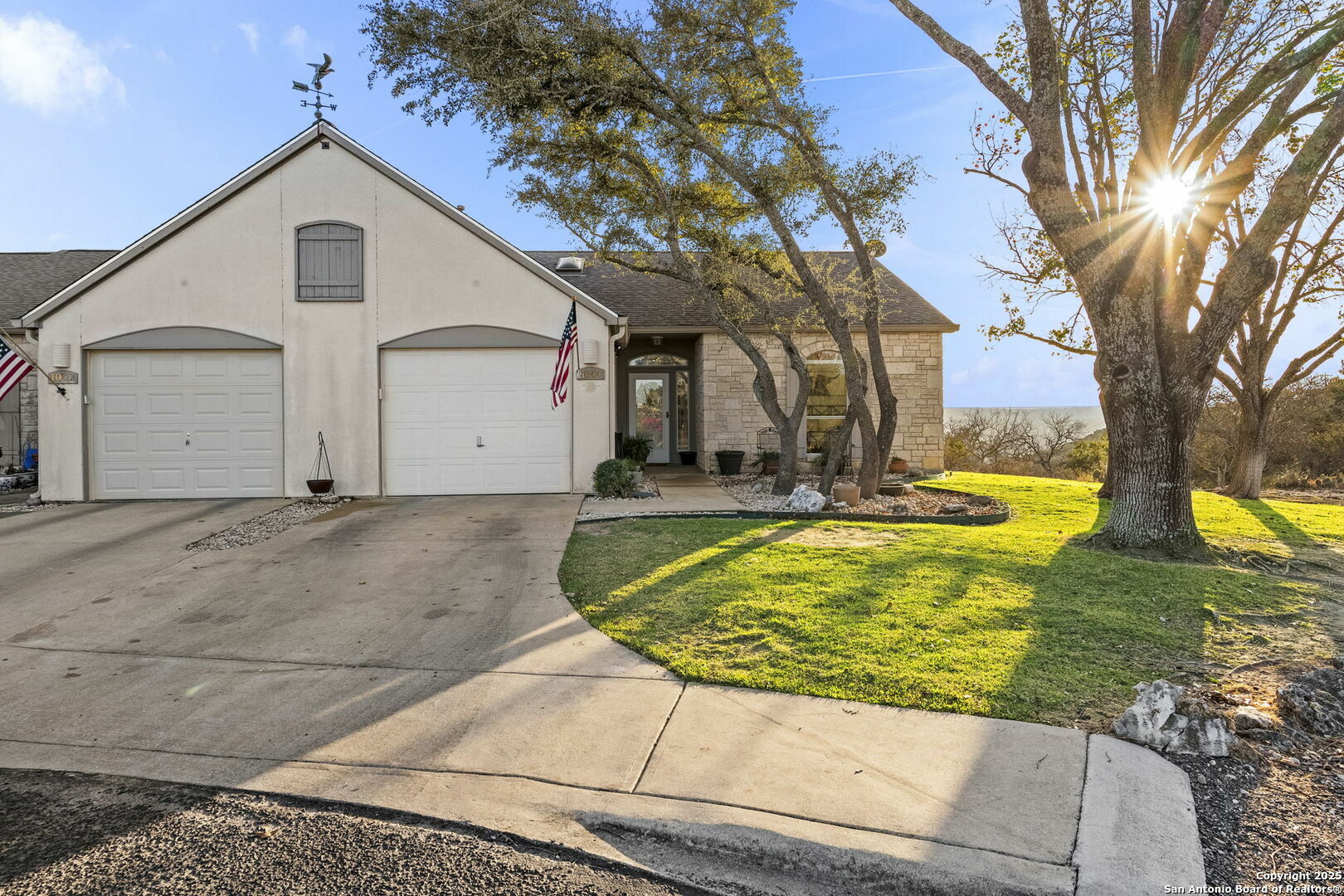 Property Photo: 1044 Edinburgh Dr 1044 TX 78028