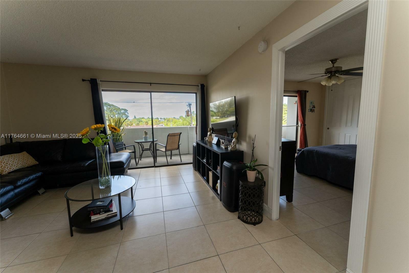 Property Photo:  110 S Shore Dr 4B  FL 33141 