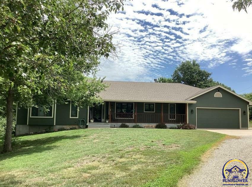 Property Photo: 6400 SE Ratner Rd KS 66409