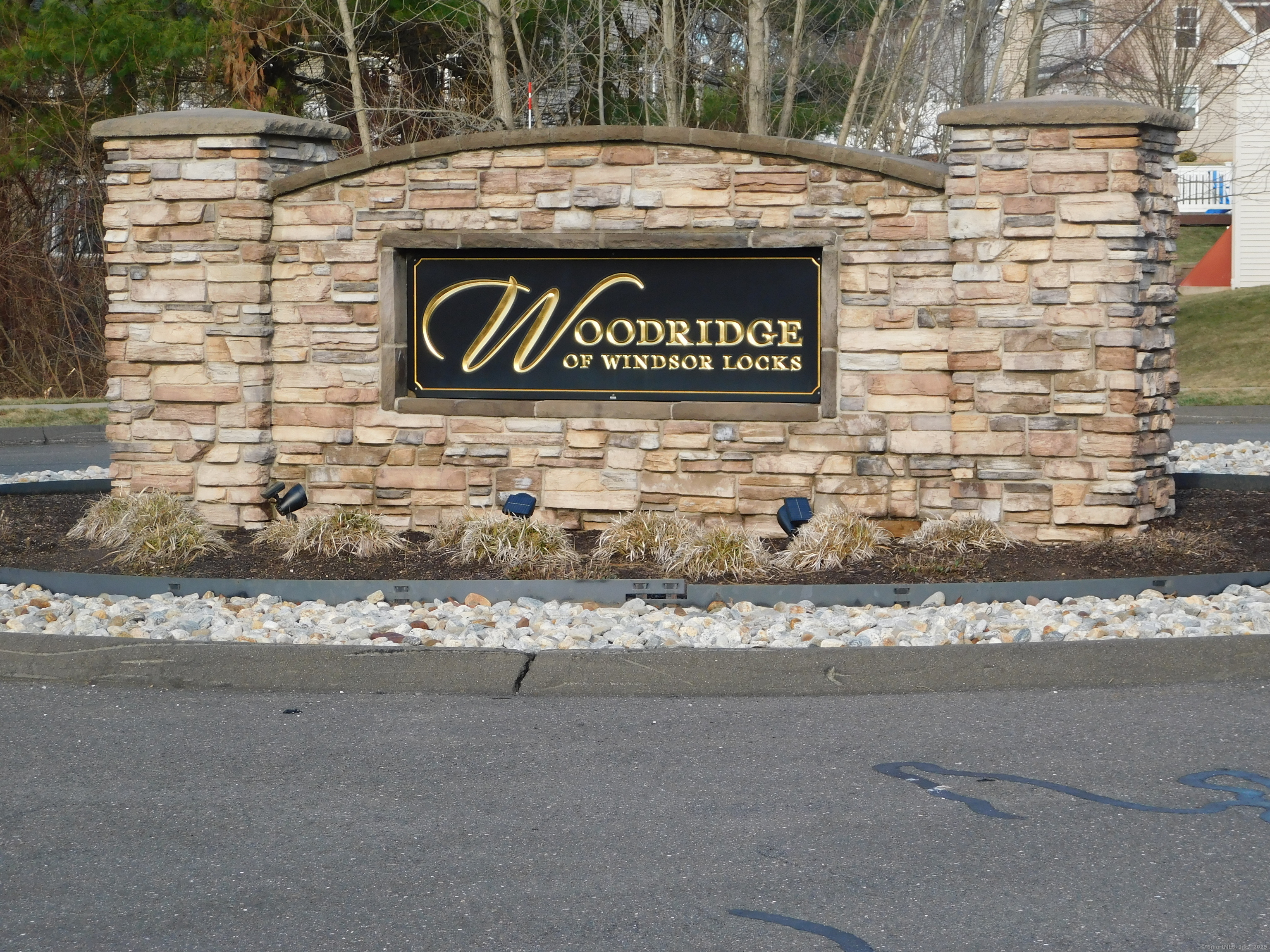 Property Photo: 56 Woodridge Drive 56 CT 06096
