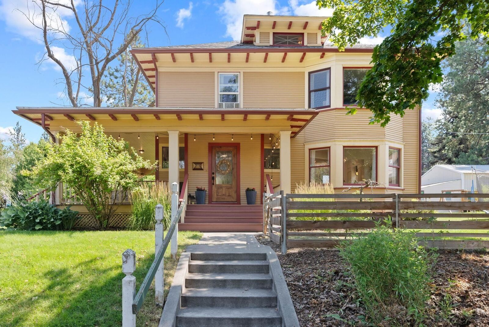 Property Photo: 1025 W 14th Ave WA 99204