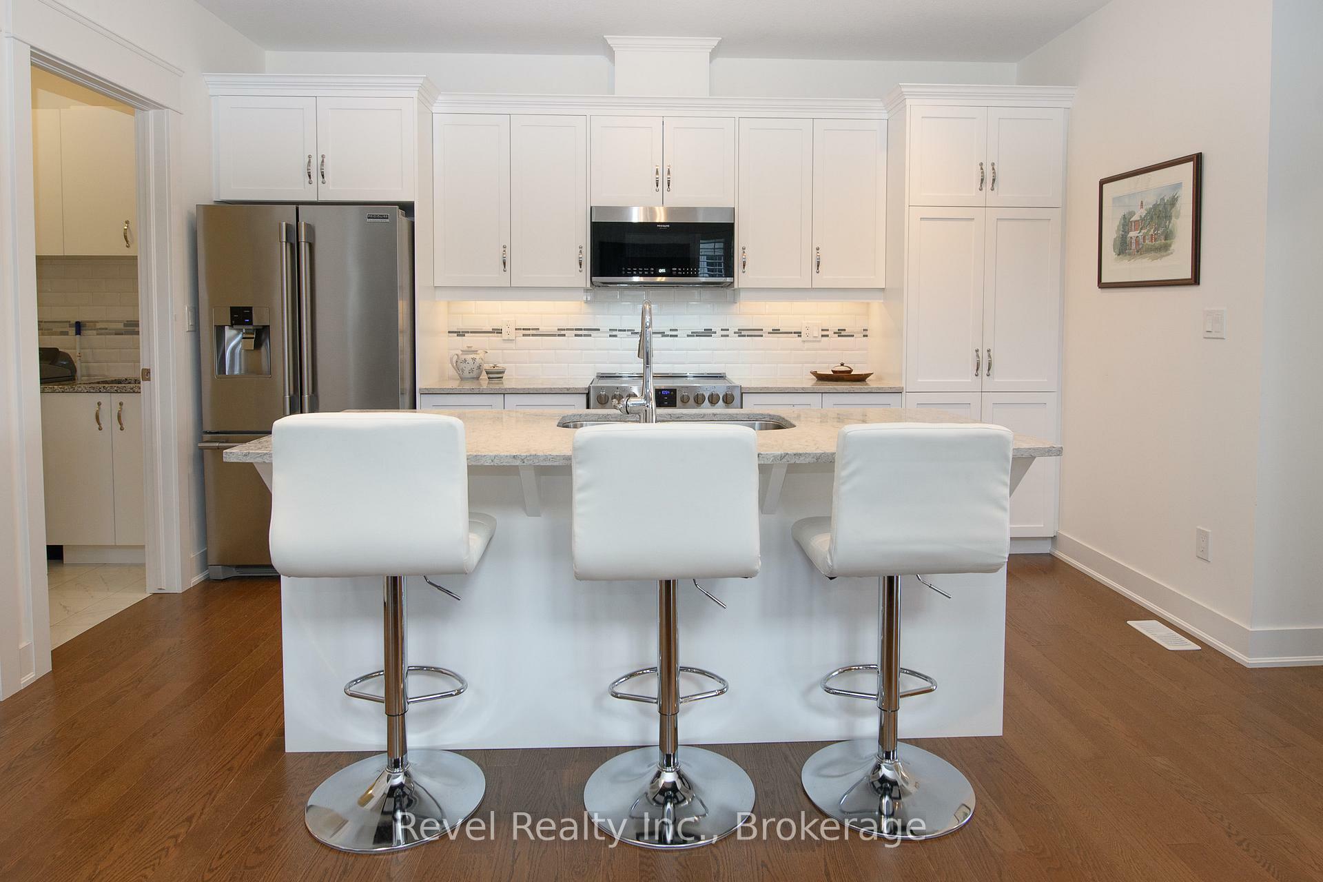 Property Photo:  252 Ironwood Way  ON N0H 1S0 