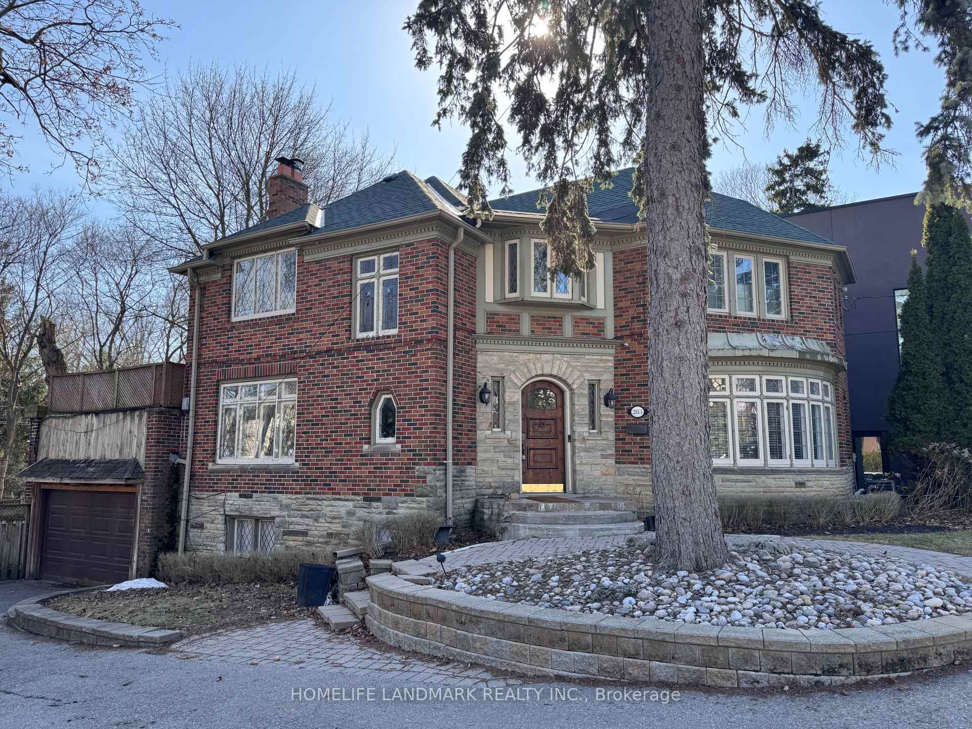 Property Photo: 283 Chaplin Crescent ON M5P 1B1