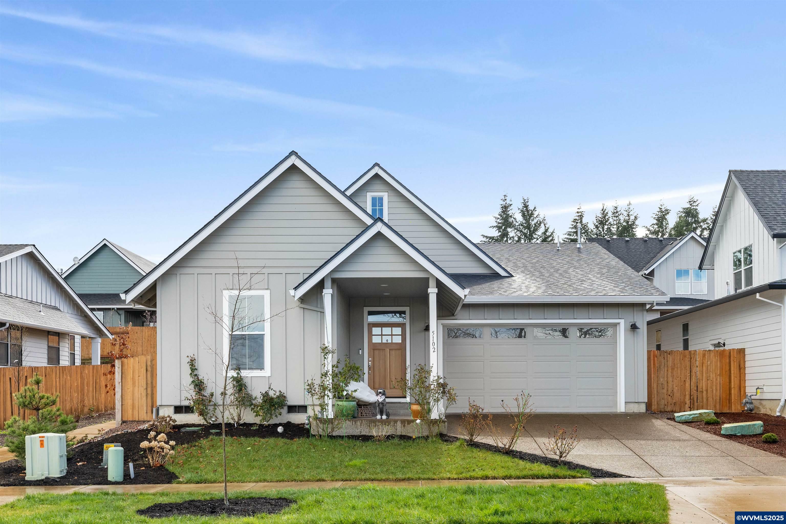 Property Photo: 5102 SW Kara Av OR 97333
