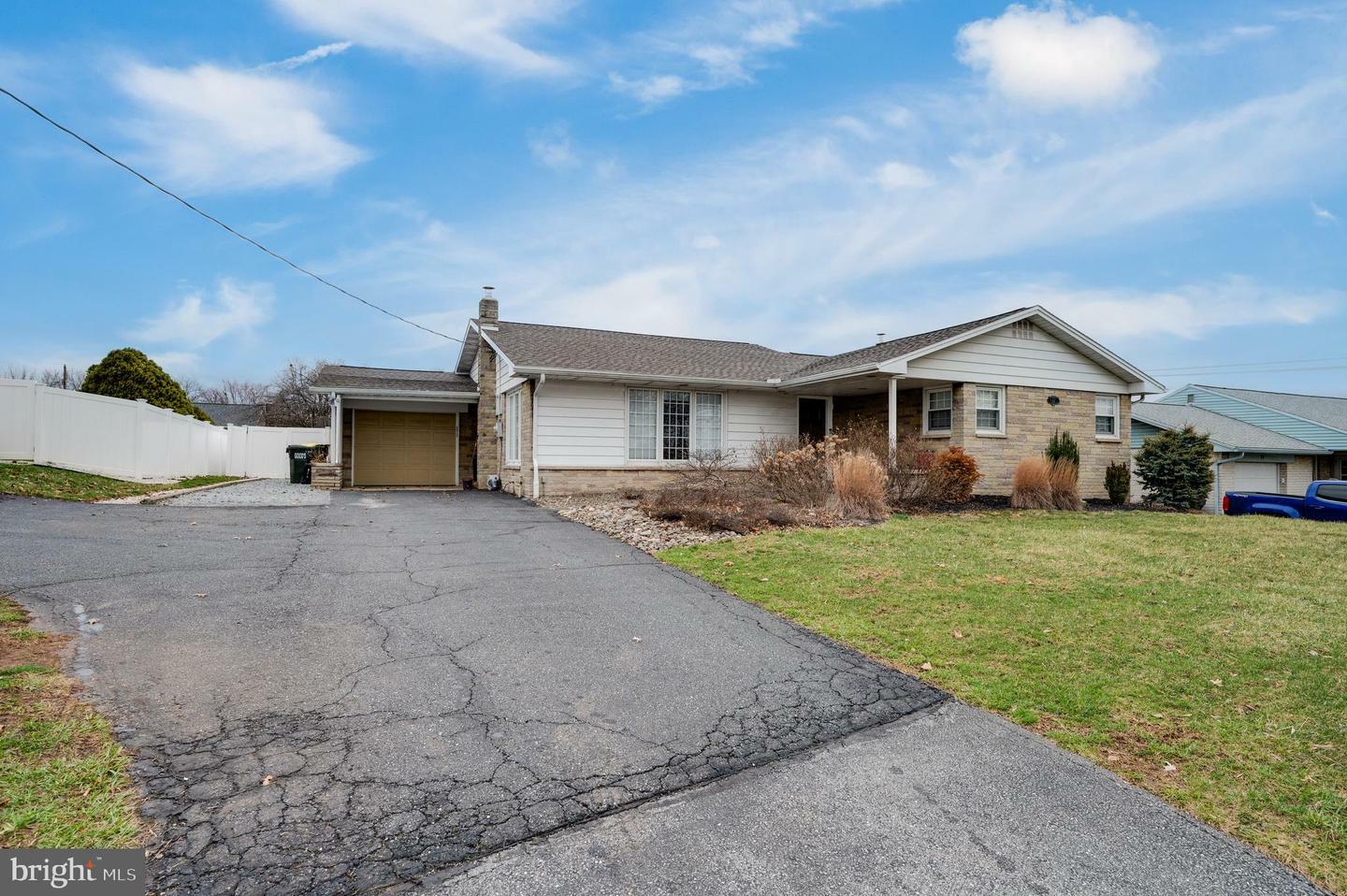 Property Photo: 22 E Swartzville Road PA 17517