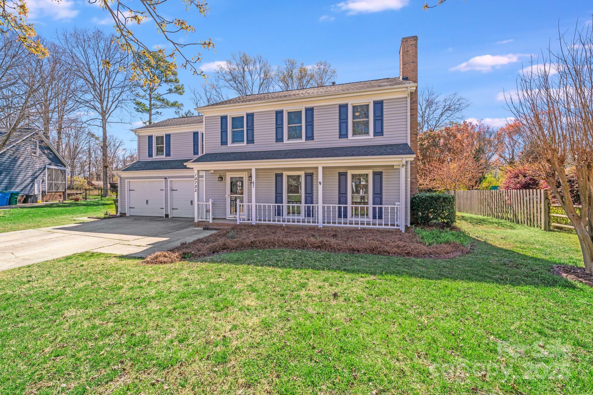 Property Photo: 13732 Strathaven Drive NC 28105