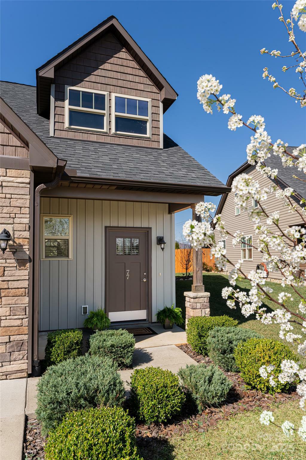 Property Photo: 77 Halcyon Court NC 28732