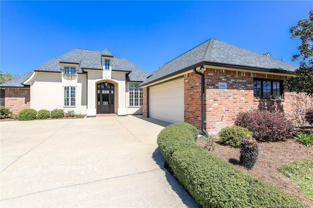 Property Photo: 1200 Benvue Lane LA 70605