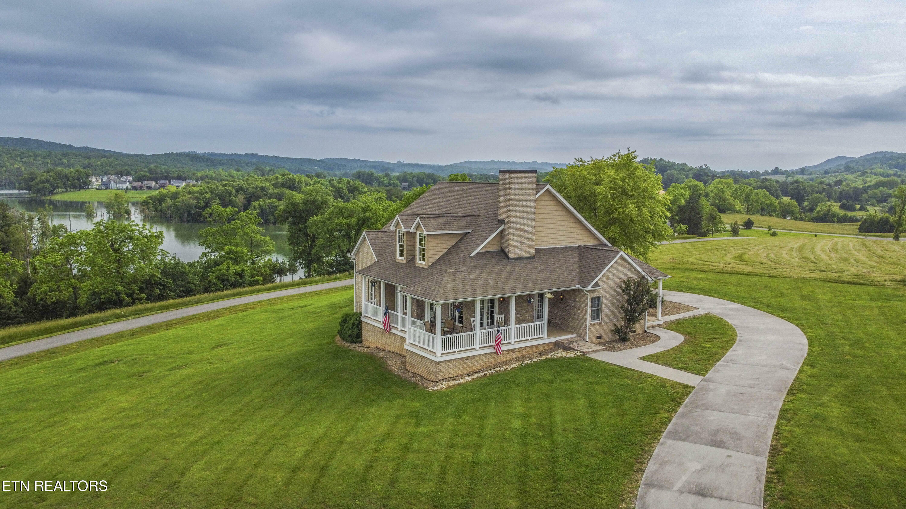 Property Photo: 107 Sunny St TN 37866