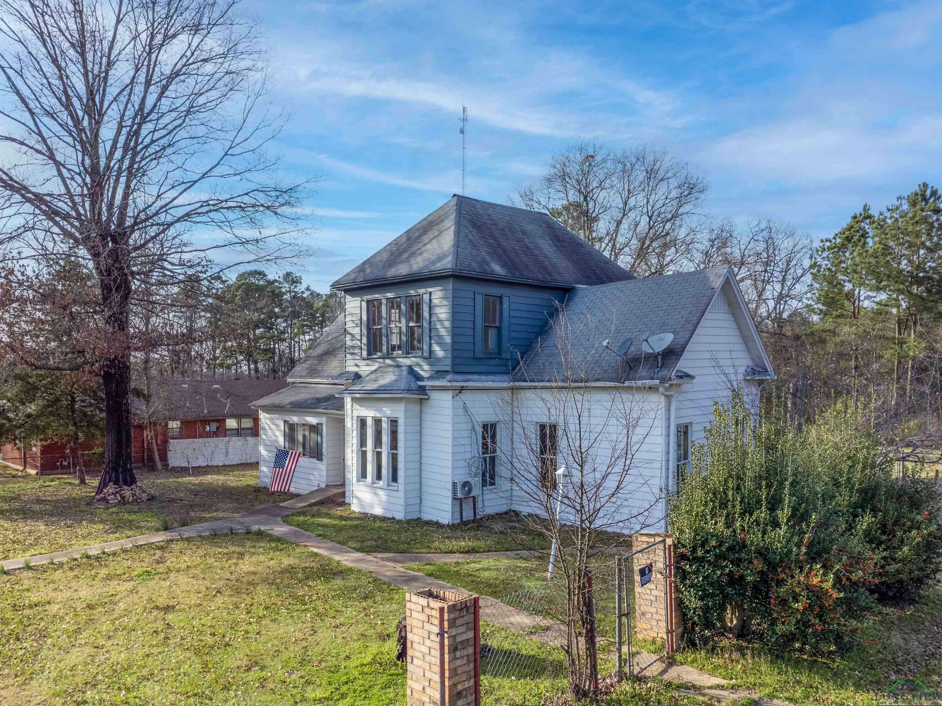 Property Photo: 2701 University Ave TX 75670