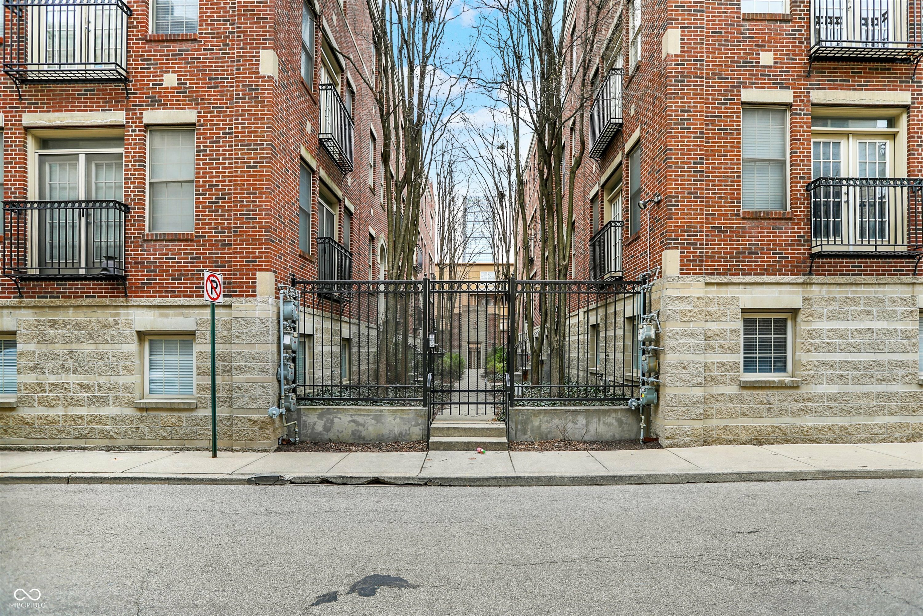 226 N Cleveland Street 226E  Indianapolis IN 46204 photo