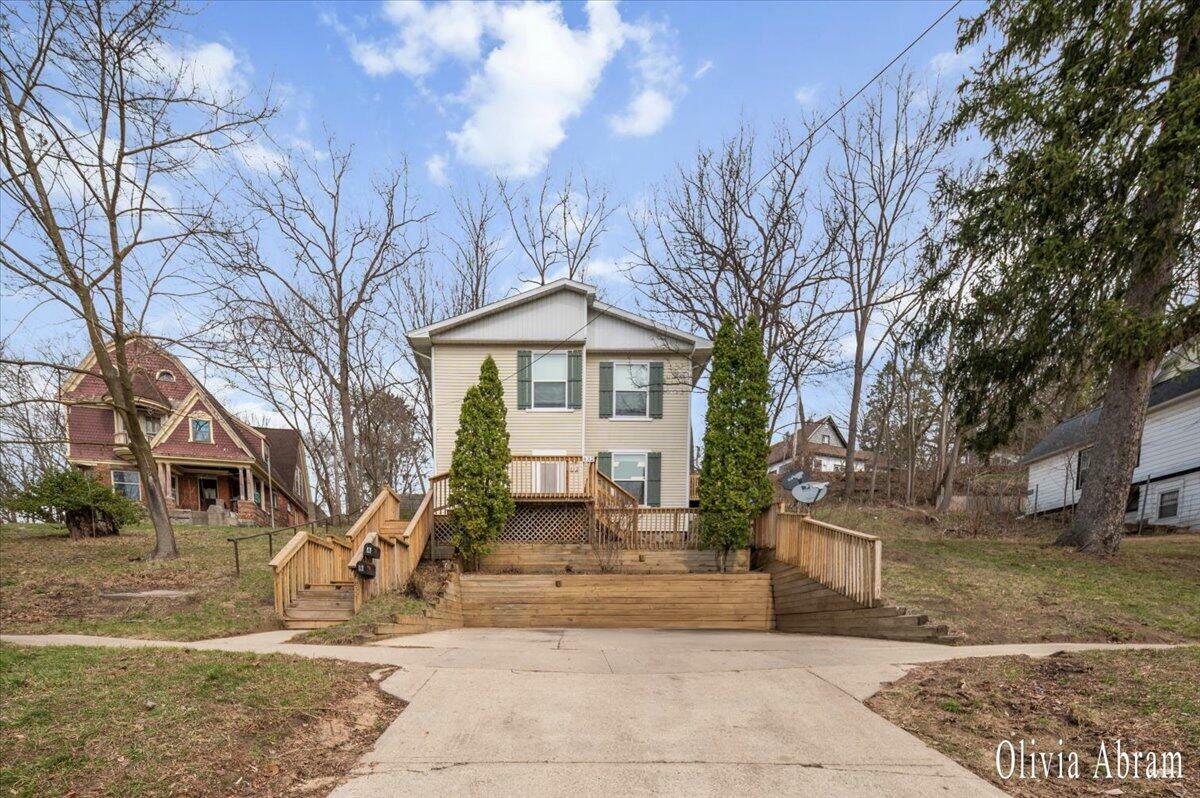 Property Photo: 432 E Main Street MI 48846