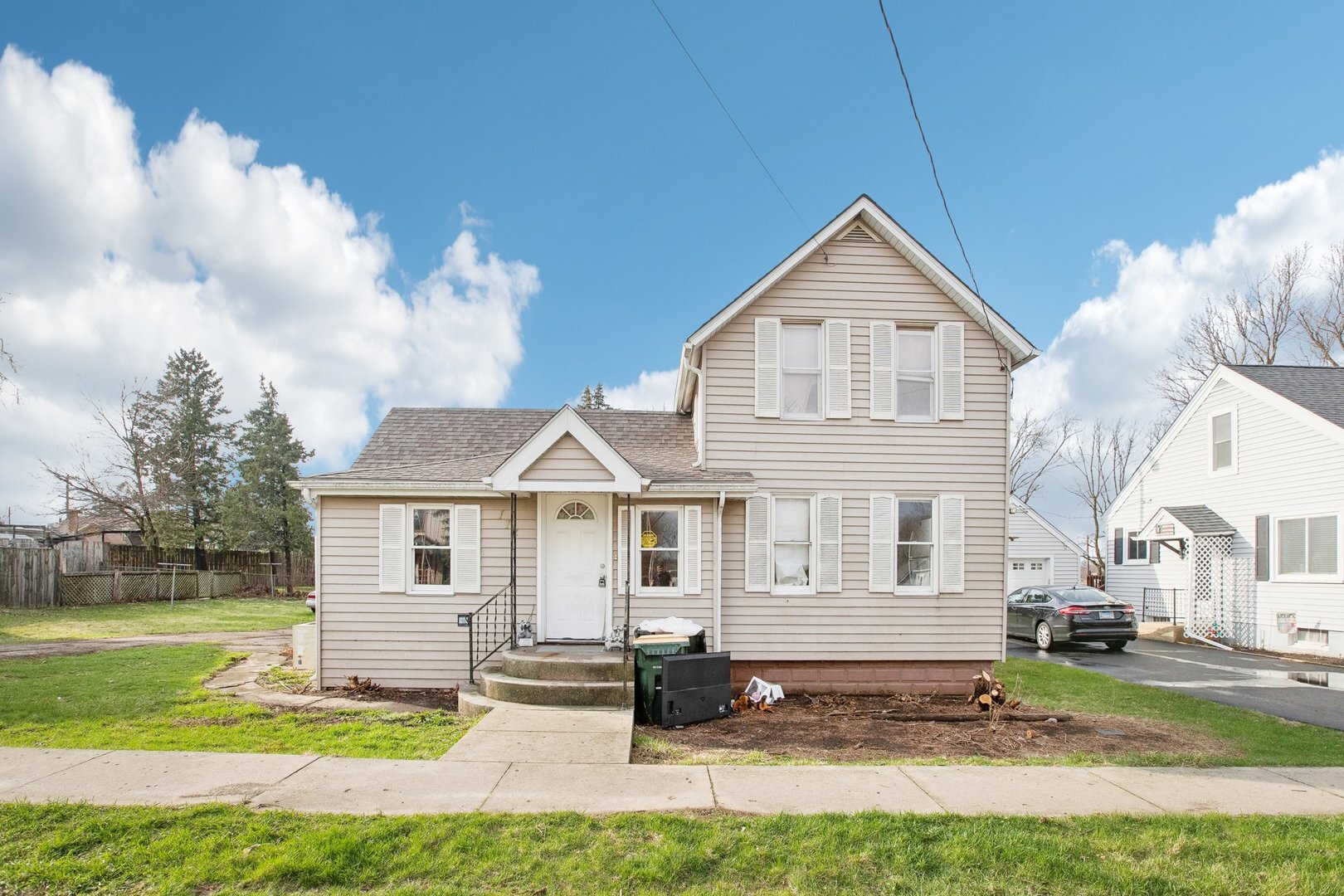 Property Photo: 174 E Center Street IL 60109