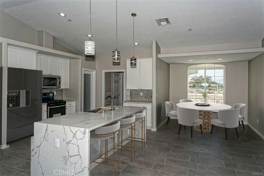 Property Photo: 18428 Carob Street CA 92345