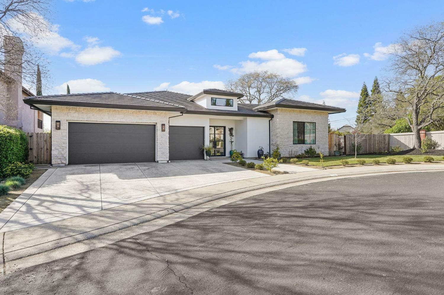 Property Photo: 153 Chimney Bluff Court CA 95630
