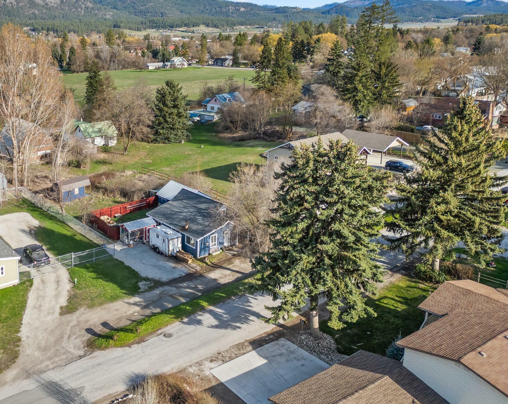 Property Photo: 802 N Victoria St WA 99109