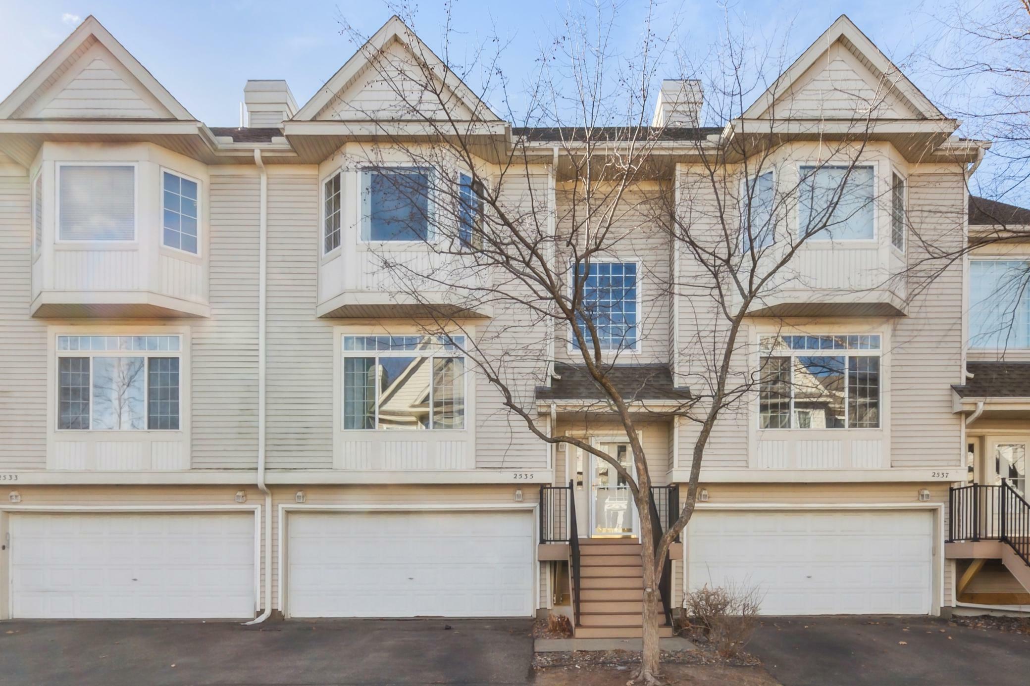 2535 Eagle Trace Lane  Woodbury MN 55129 photo