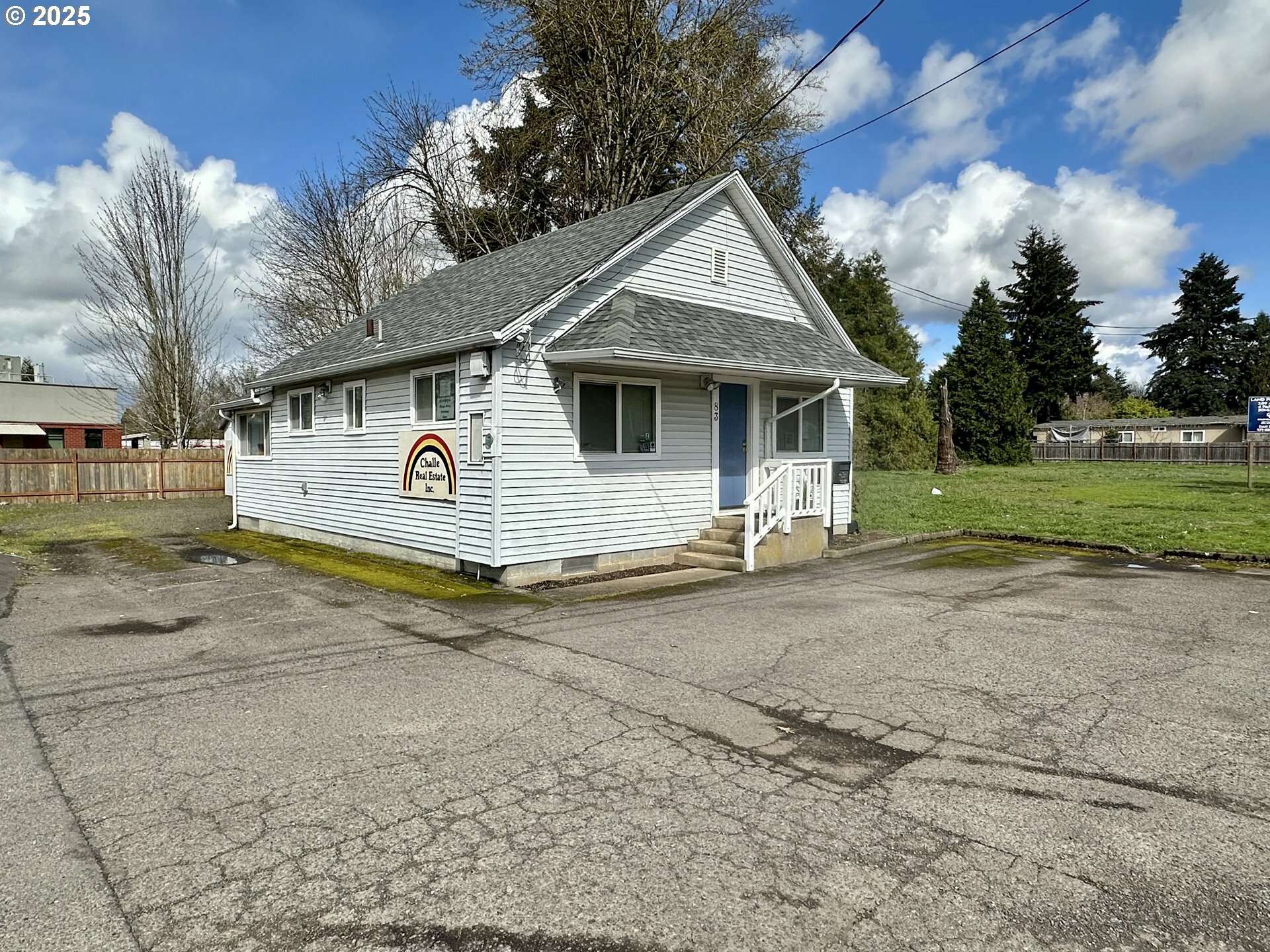 Property Photo:  83 Swain Ln  OR 97404 