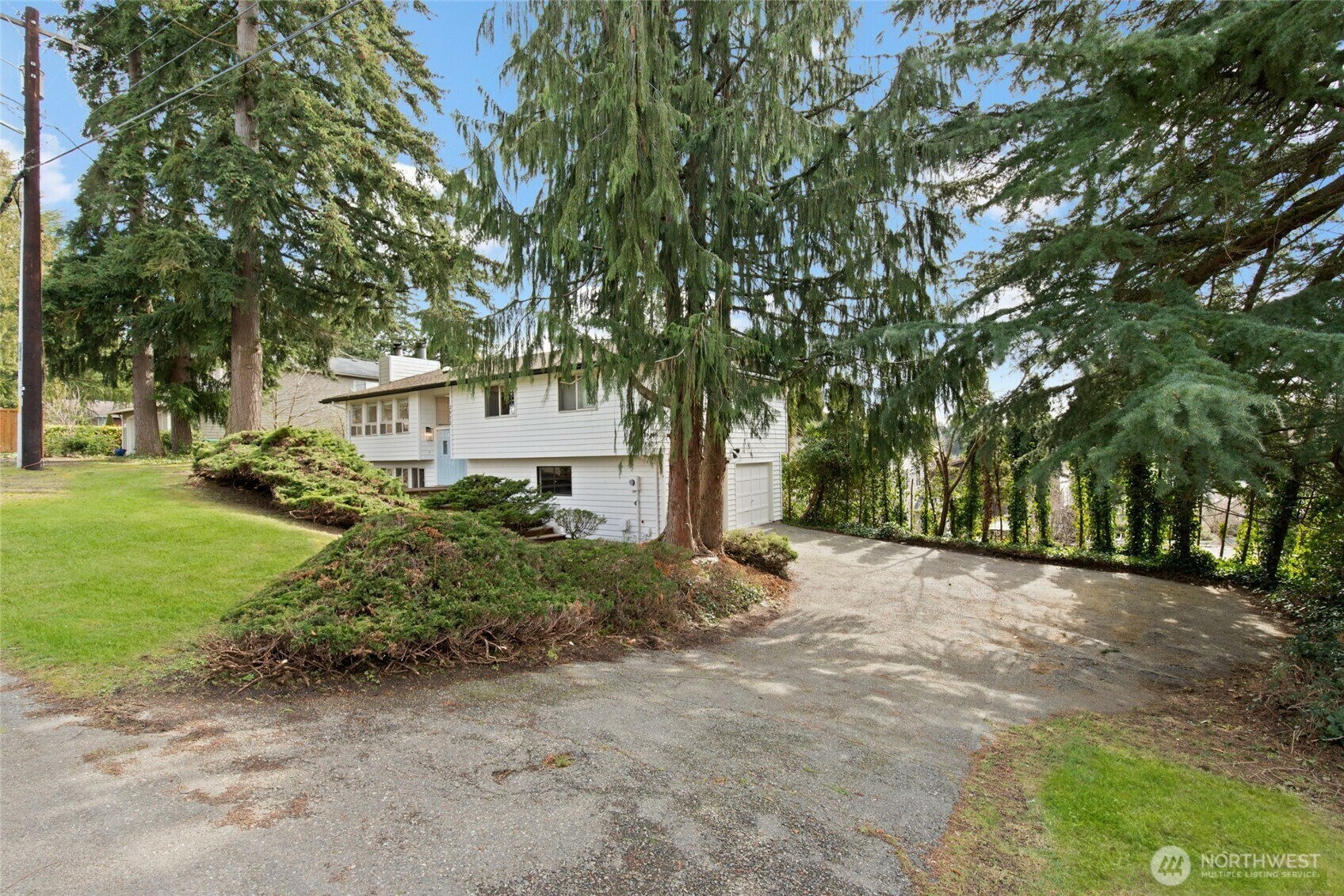 Property Photo: 3912 Serene Way WA 98087