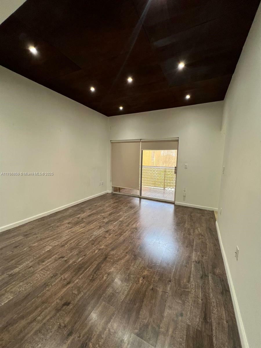 Property Photo: 9715 Fontainebleau Blvd E308 FL 33172