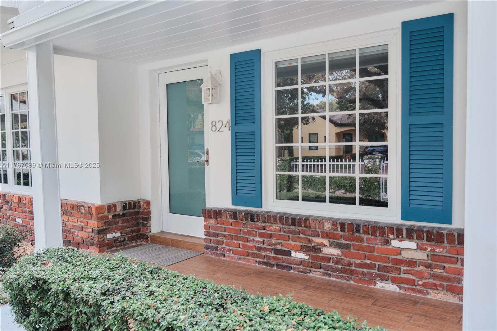 Property Photo: 824 Alberca St FL 33134