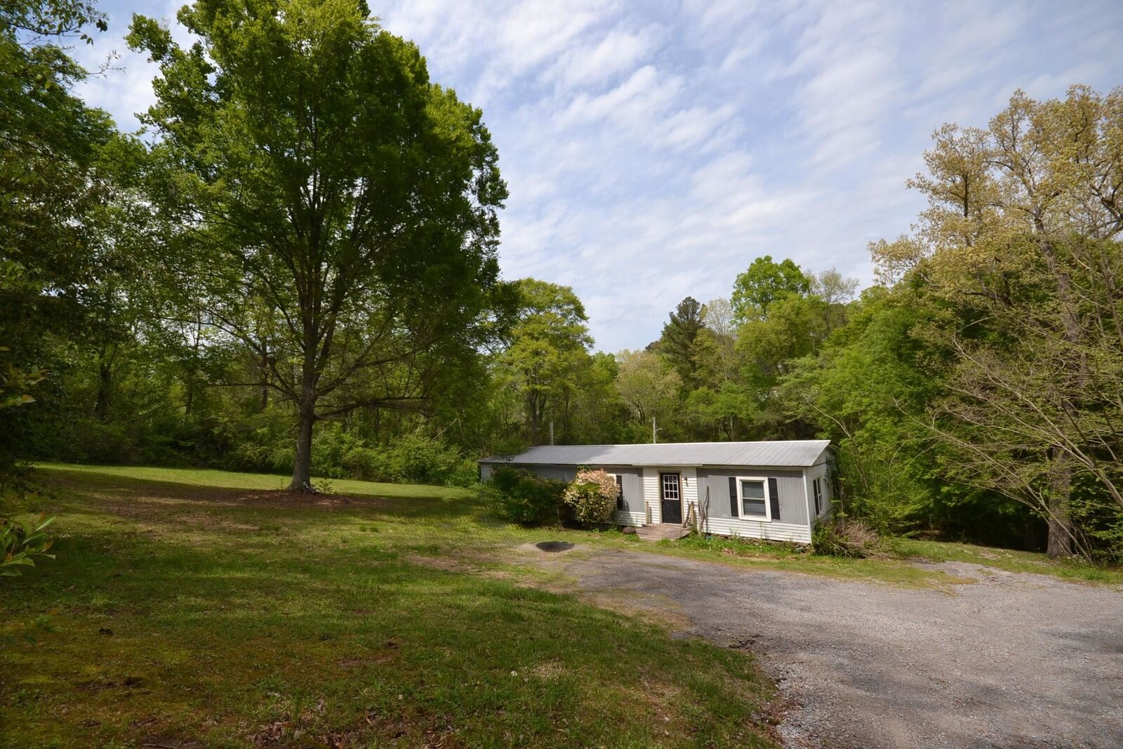 Property Photo:  1509 3rd Ave NE  AL 35179 - VINEMONT 