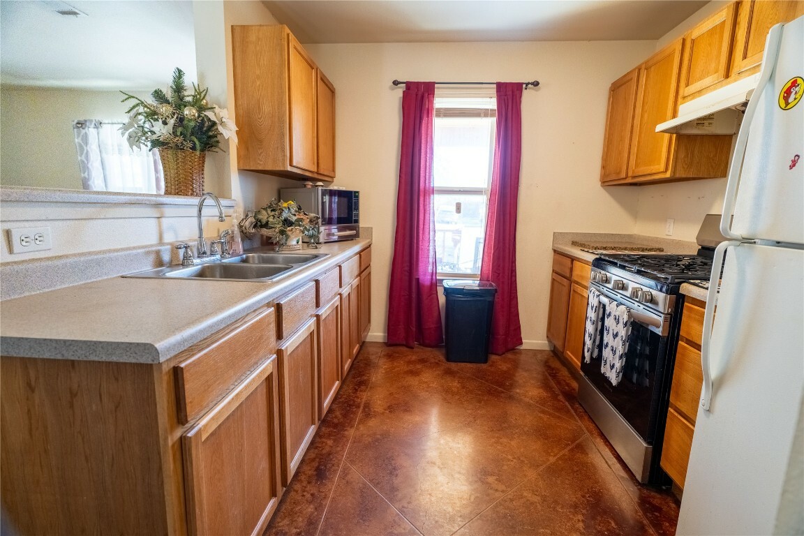 Property Photo: 7104 Villita Avenida Street TX 78741