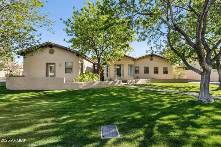 Property Photo: 8336 S Homestead Lane AZ 85284