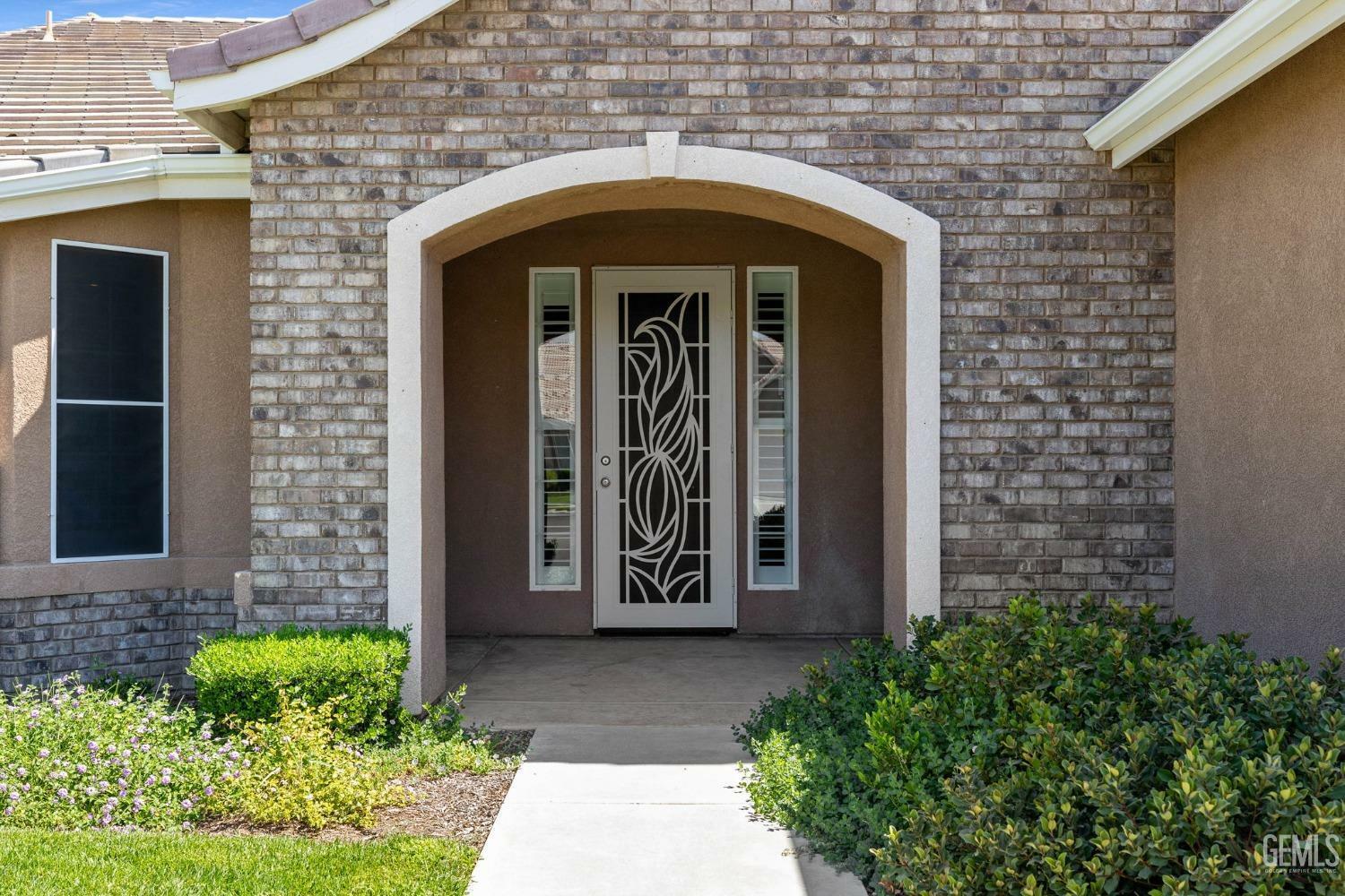 Property Photo: 6409 Vienna Place CA 93306