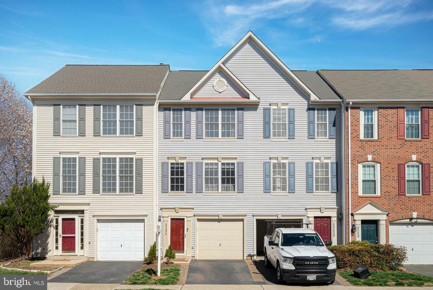 Property Photo: 45454 Bluemont Junction Square VA 20164