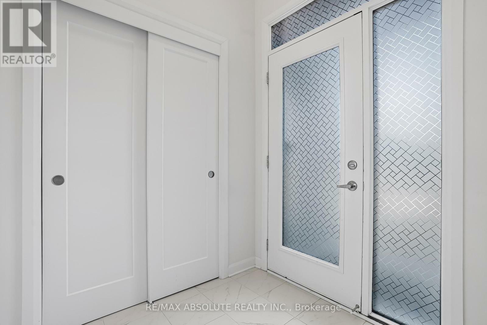 Property Photo: 657 Hamsa Street ON K2J 6Z7