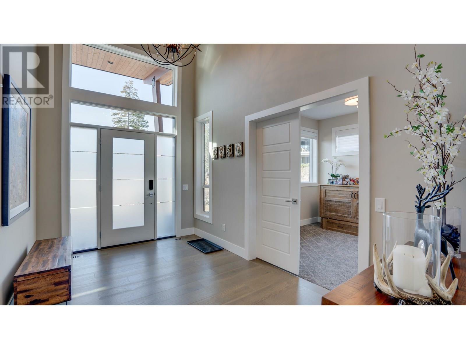 Photo de la propriété: 450 Predator Ridge Drive 1 BC V1H 2L7