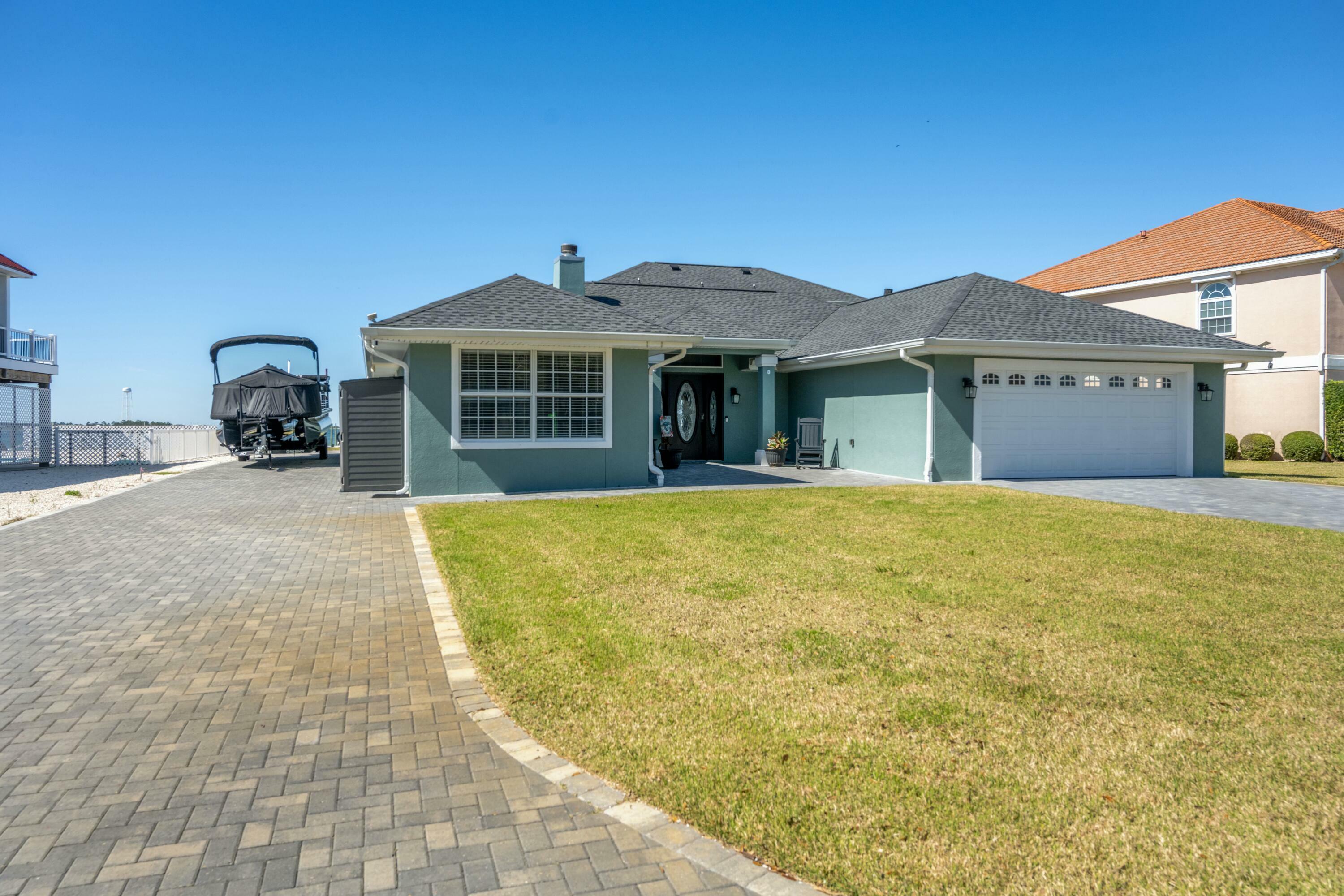 Property Photo:  156 Shoreline Drive  FL 32569 