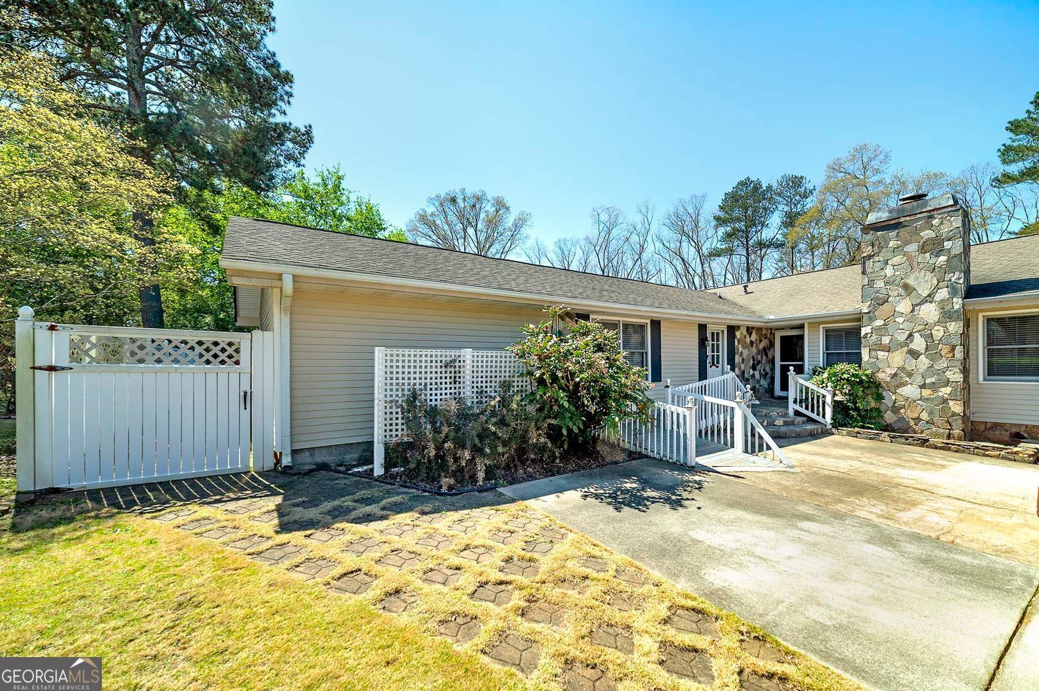 Property Photo:  115 Heritage Circle  GA 30253 