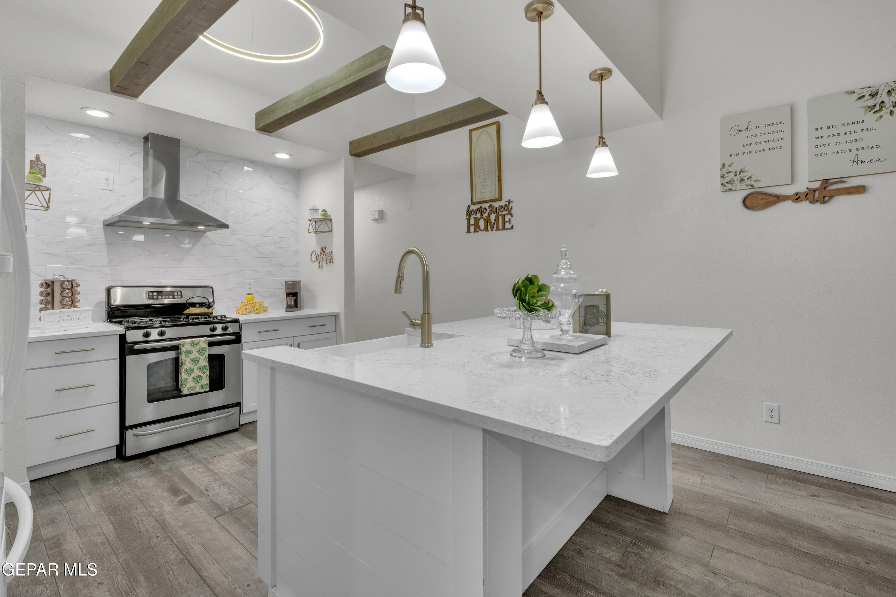 Property Photo: 5733 Saplinas Road TX 79932