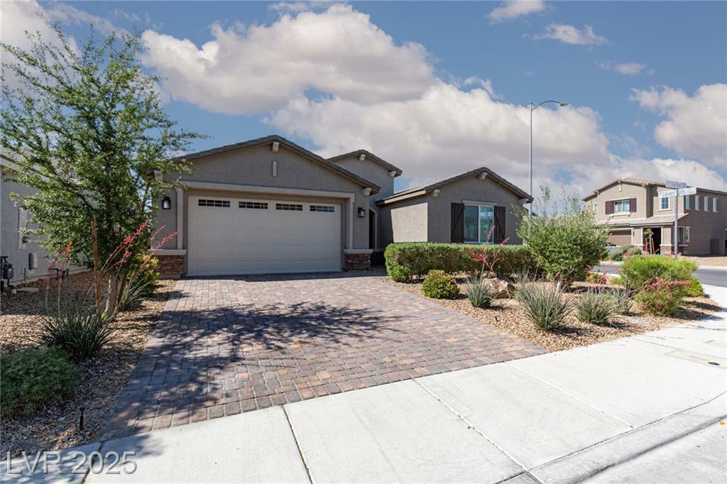 Property Photo: 1639 Dire Wolf Street NV 89084