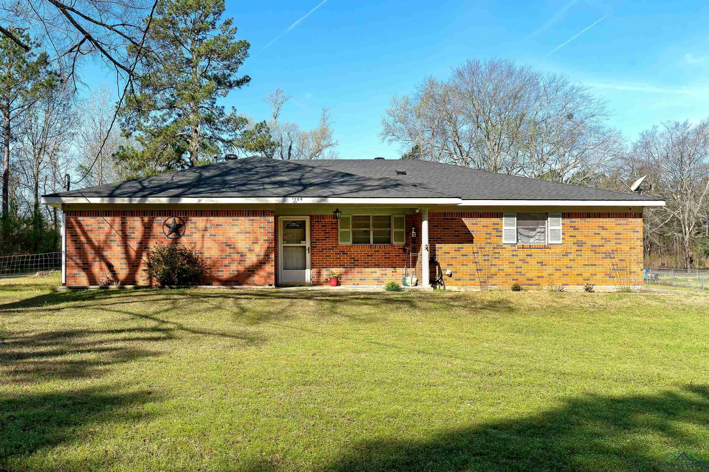 Property Photo: 1809 Walter Dr. TX 75670