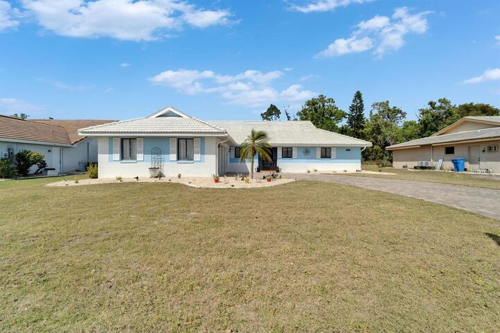 Property Photo: 1929 New Bedford Drive FL 33573