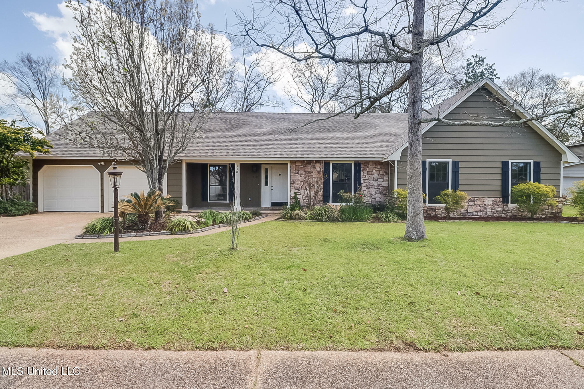 Property Photo: 110 Lynne Therese Circle MS 39564