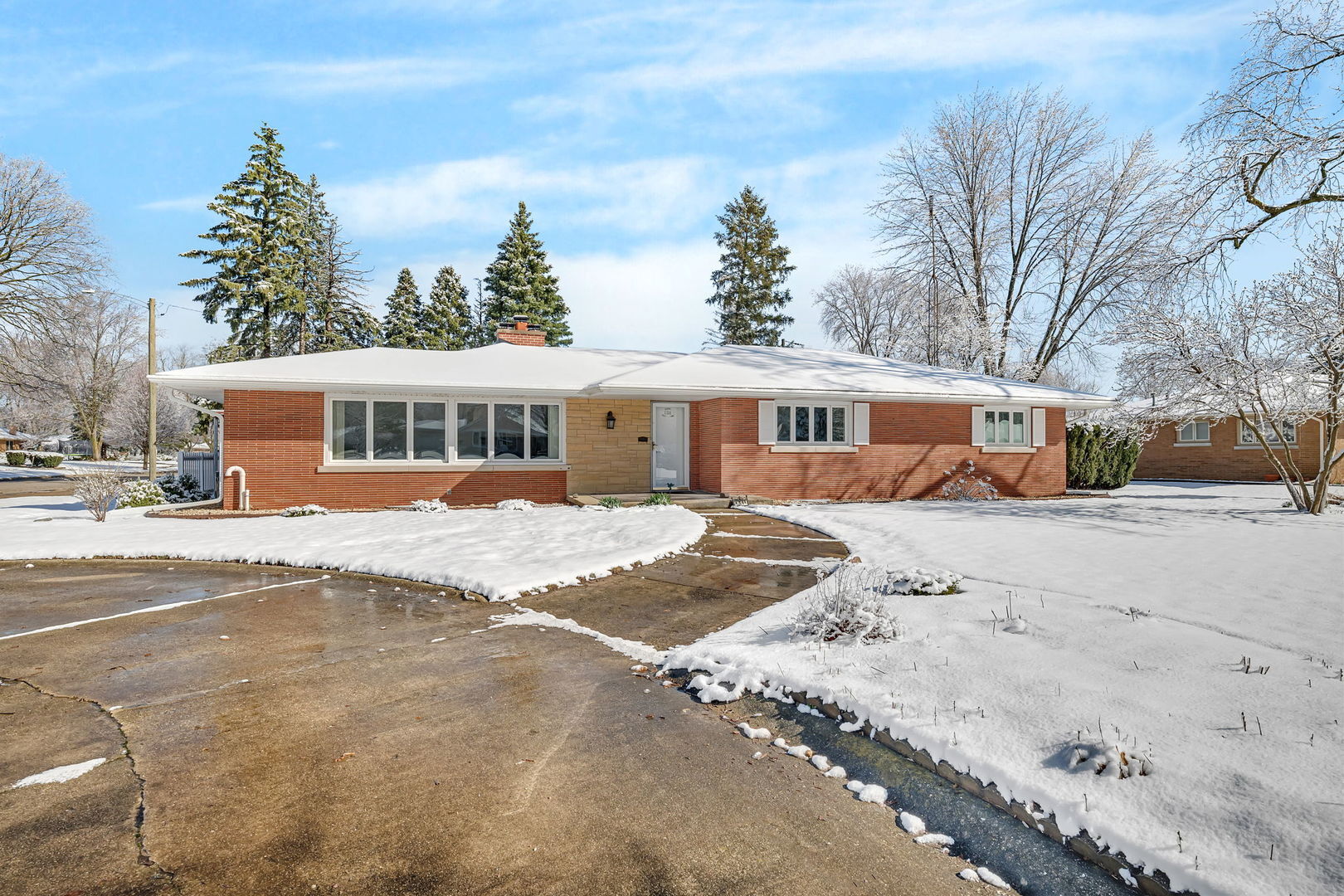Property Photo: 1511 Caton Avenue IL 60435