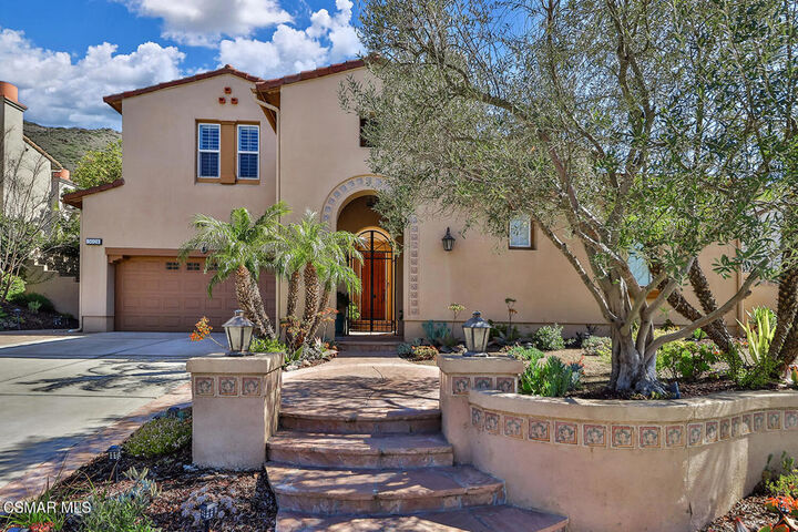 Property Photo: 5021 Via Santana CA 91320