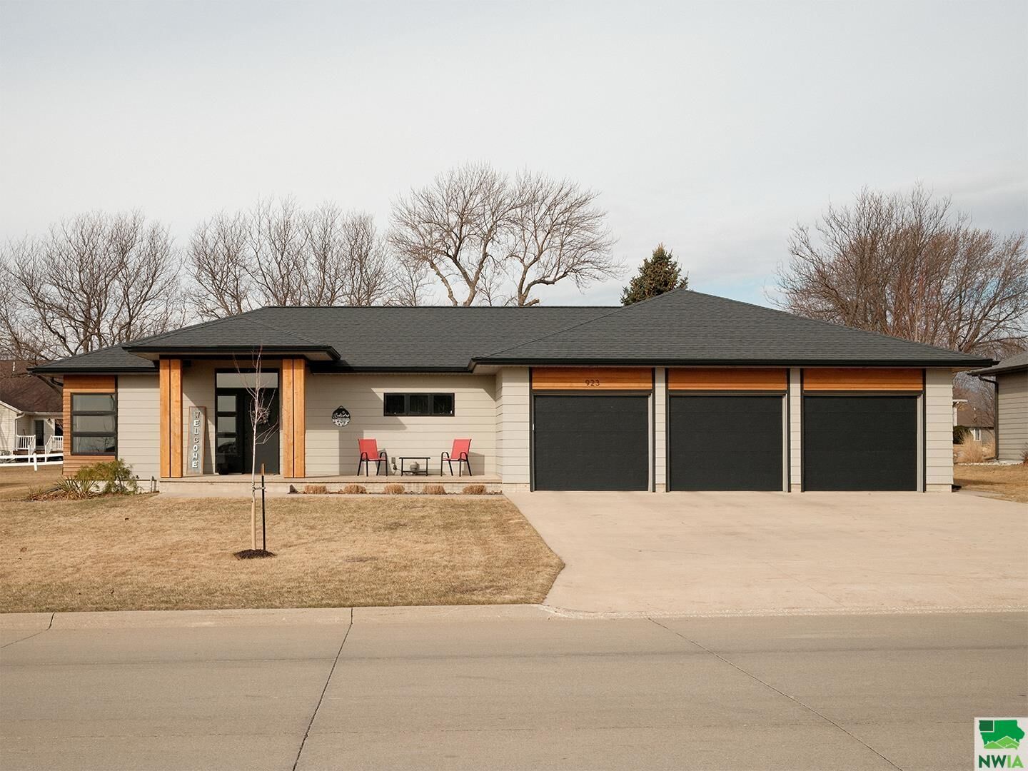 Property Photo:  923 8th Avenue SE  IA 51250 