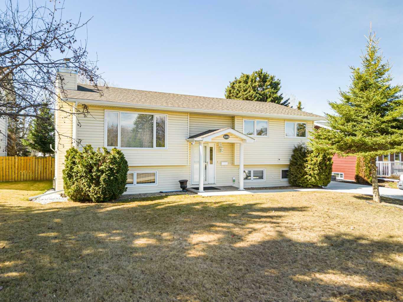 455 Barrett Drive  Red Deer AB T4R 1M2 photo