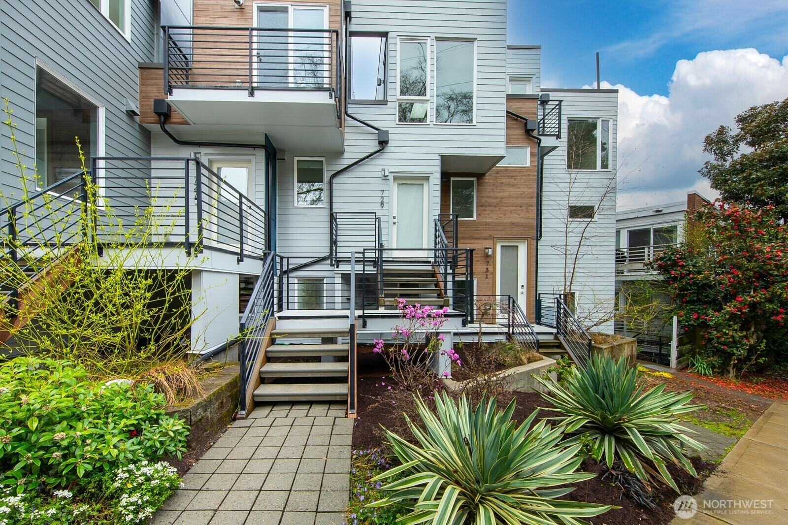 729  Belmont Avenue E  Seattle WA 98102 photo