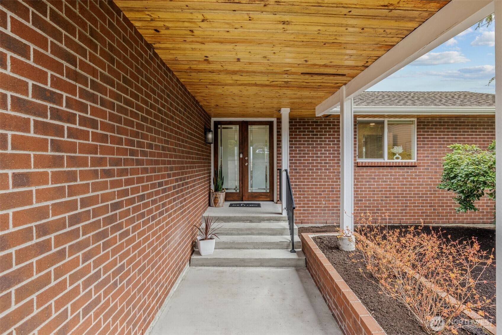 Property Photo: 4115 105th Place SE WA 98208