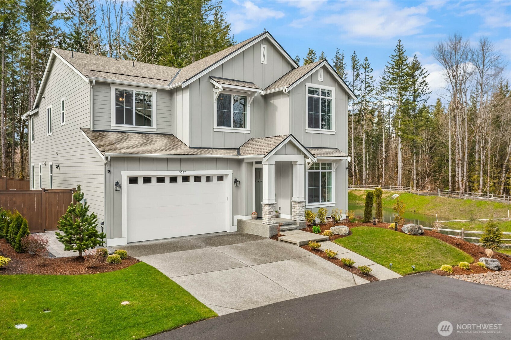 Property Photo: 9507 Mountain Beaver Avenue SE WA 98065