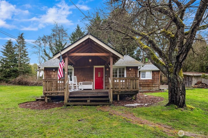 Property Photo: 16409 162nd Drive SE WA 98290
