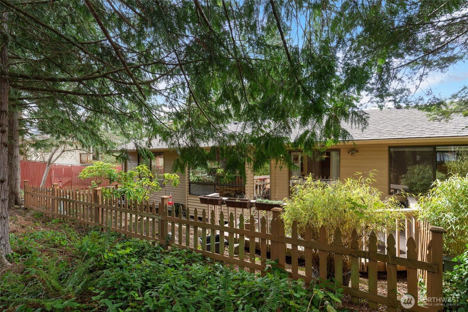 Property Photo: 24920 11th Avenue S WA 98198