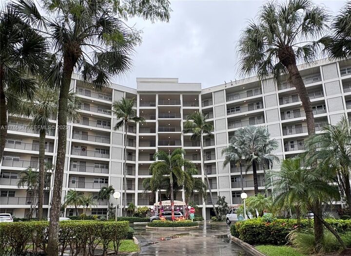 Property Photo: 2681 S Course Dr 912 FL 33069