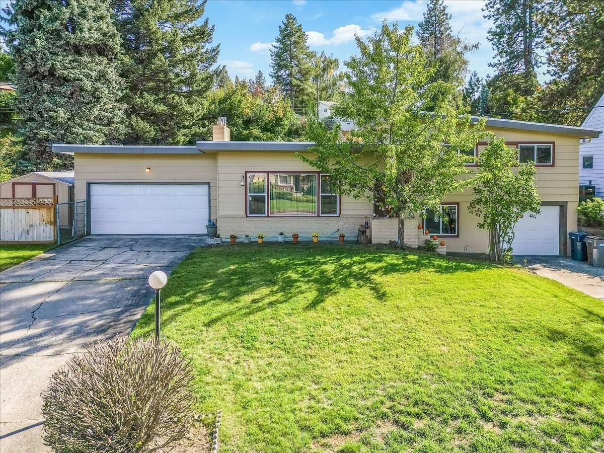 Property Photo: 321 W Sierra Way WA 99208